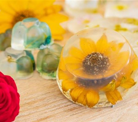 Blumenseife - die etwas andere Seife mit Blüten Blumenseife - die etwas andere Seife mit Blüten